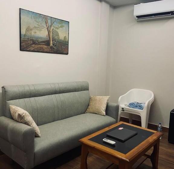 בית מלון כפרי Sunset Homes Imphal