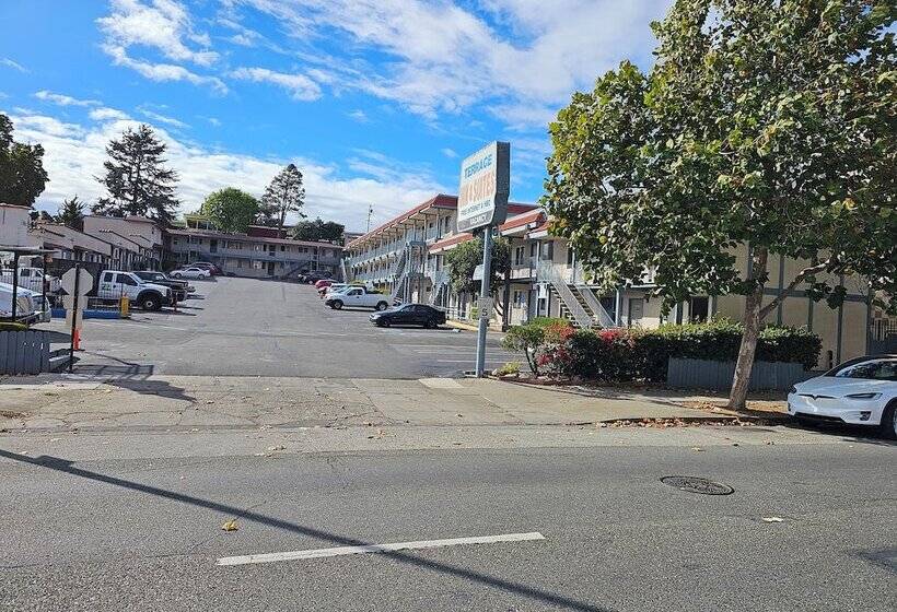 ホテル Terrace Inn And Suites