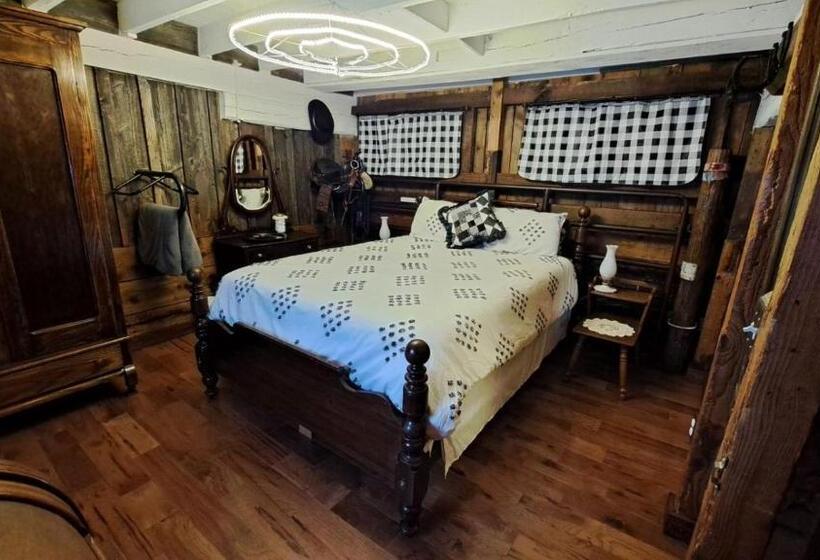 בית מלון כפרי The Stable At Windmill Ridge Farm