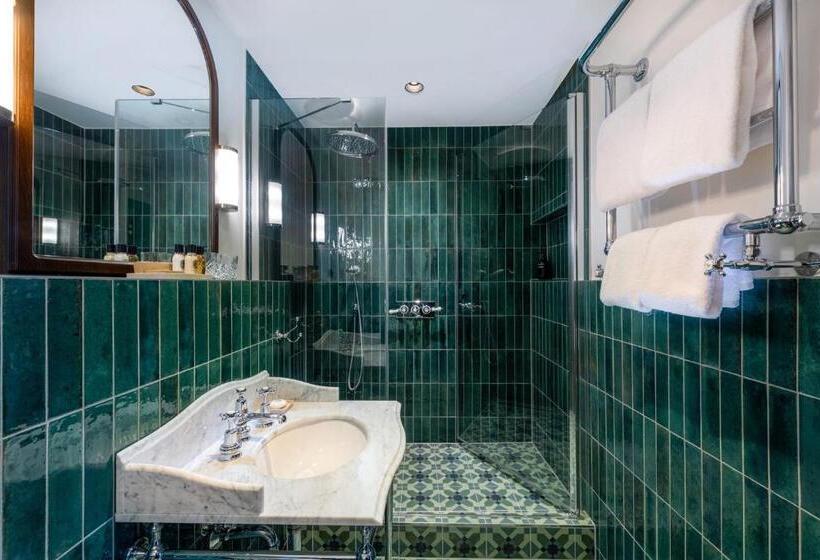 هتل The Tale Luxury Suites