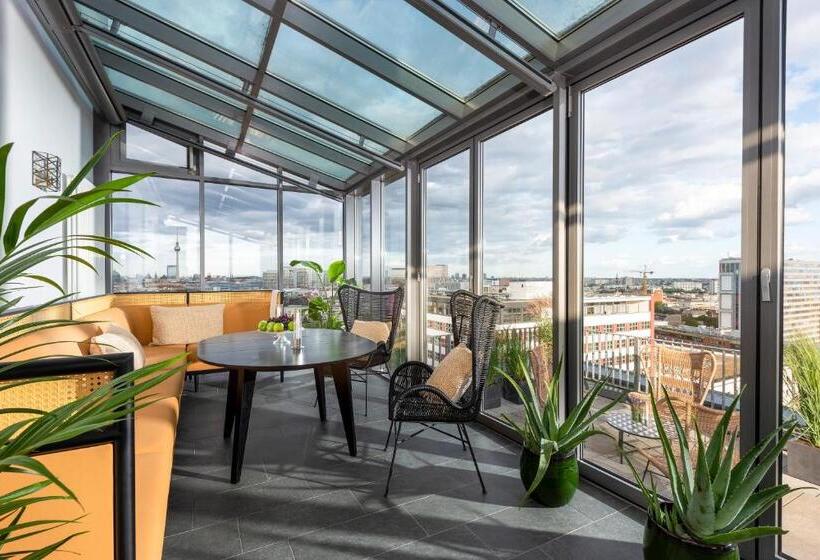 هتل The Tale Luxury Suites