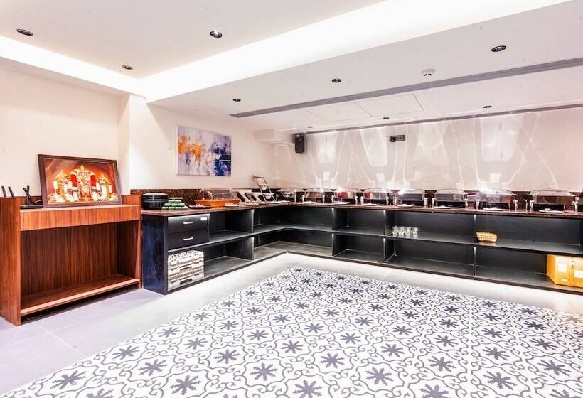 בית מלון כפרי Treebo Premium Heritage Grand  Majiwada Thane