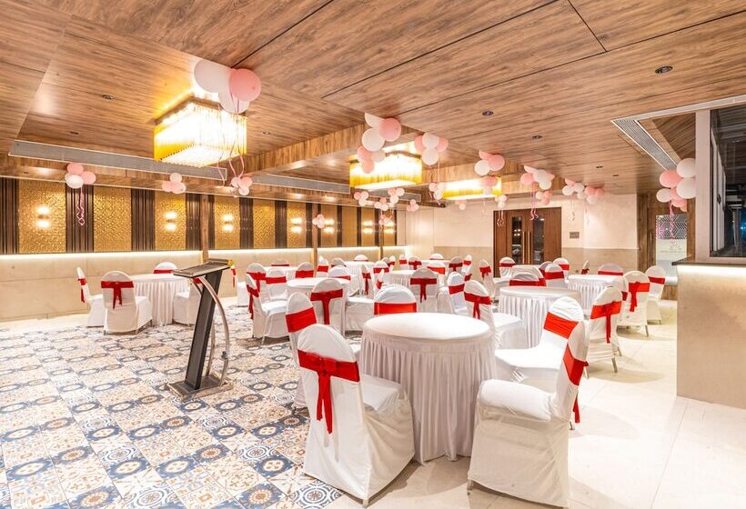 בית מלון כפרי Treebo Premium Heritage Grand  Majiwada Thane