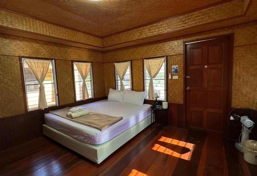 ペンション อิงน้ำท่าจีน