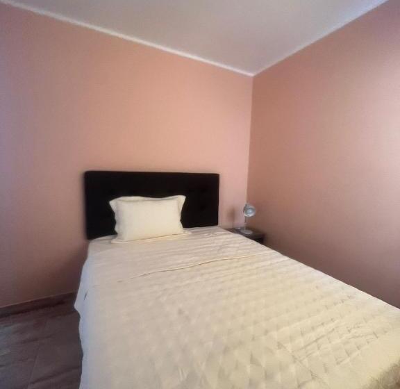 پانسیون Cardos Hostal