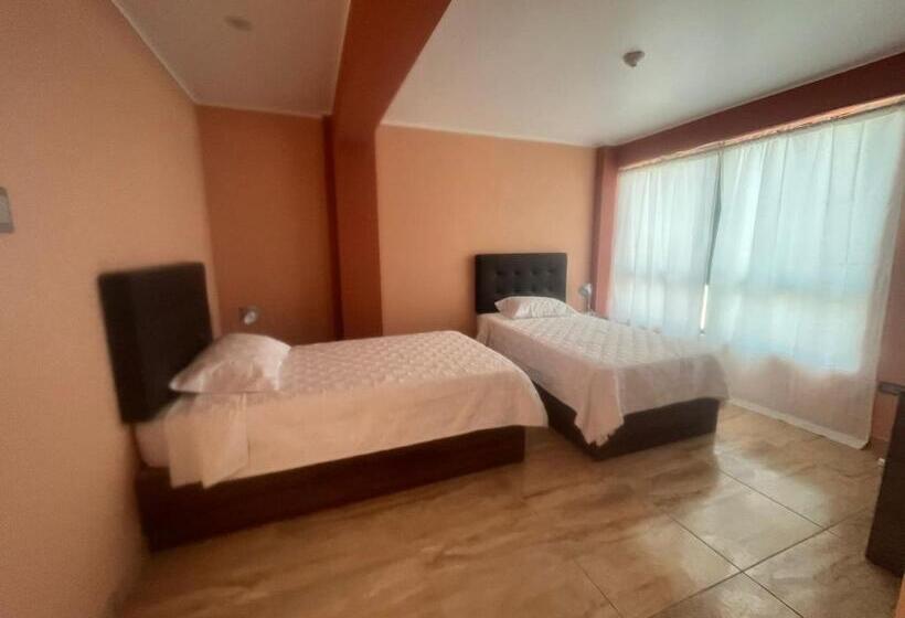 پانسیون Cardos Hostal