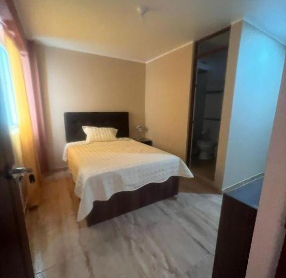 پانسیون Cardos Hostal