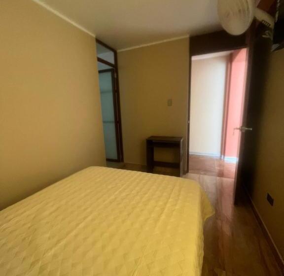 پانسیون Cardos Hostal