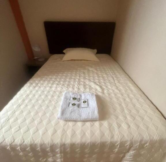 پانسیون Cardos Hostal