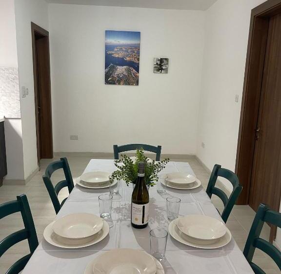 پانسیون Coral Cove Comfort Room 2