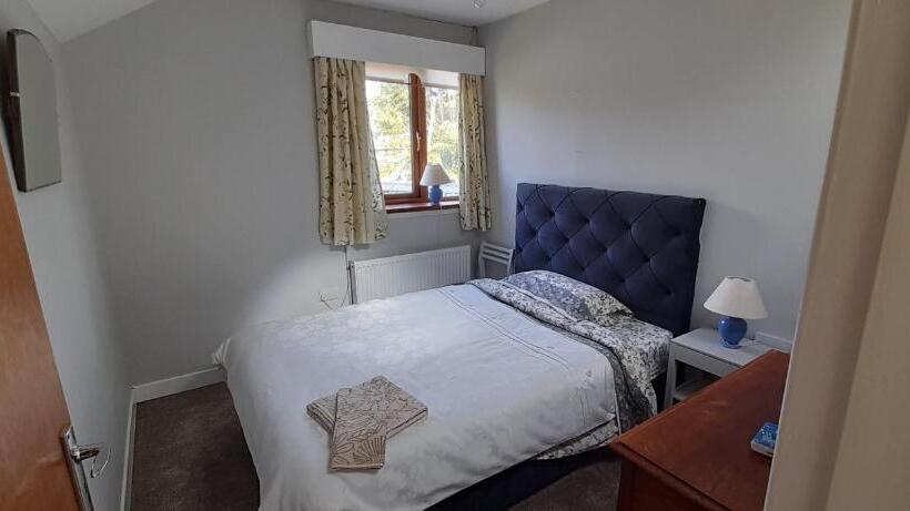 פנסיון Holywell Lodge