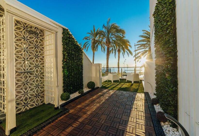 پانسیون Hostal Luxury Nit I Dia