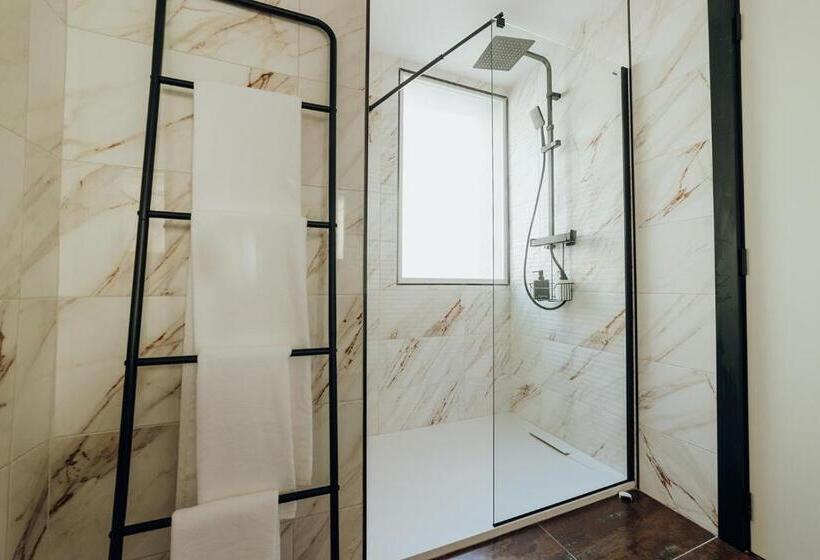 پانسیون Hostal Luxury Nit I Dia