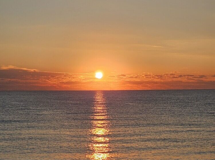 پانسیون Hostal Luxury Nit I Dia