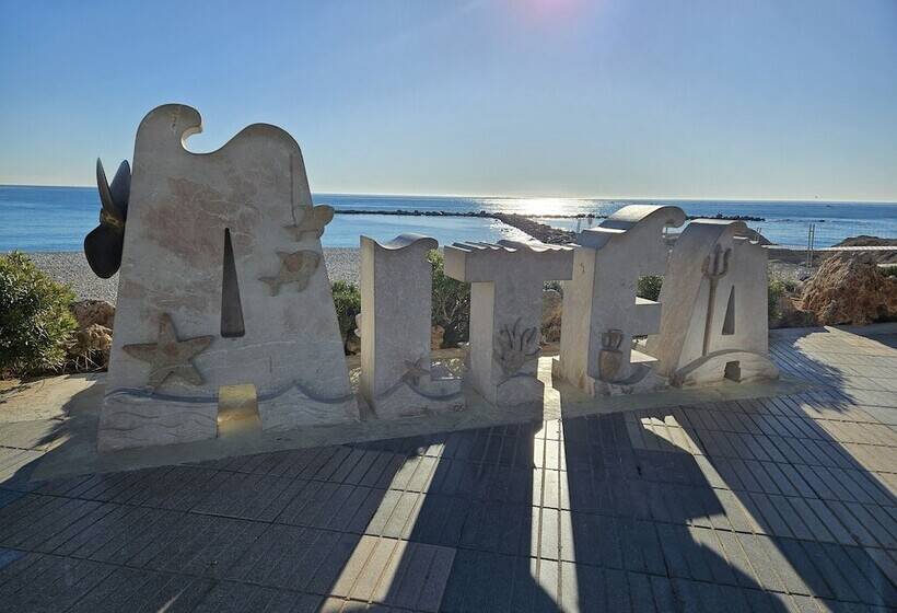 پانسیون Hostal Luxury Nit I Dia