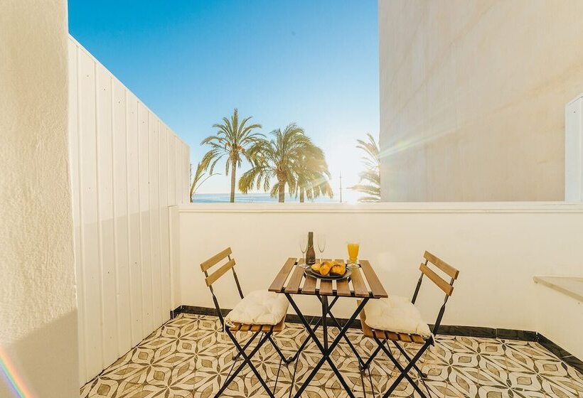 پانسیون Hostal Luxury Nit I Dia