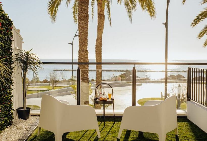 پانسیون Hostal Luxury Nit I Dia