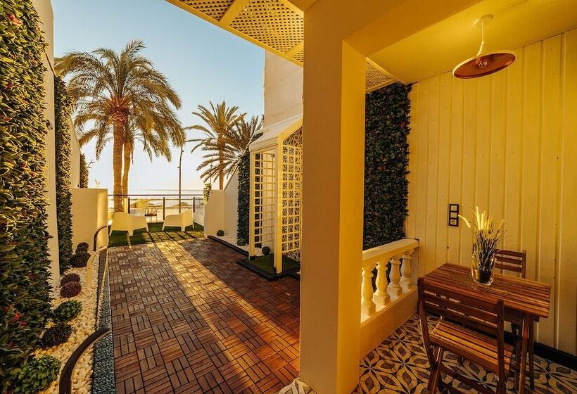 پانسیون Hostal Luxury Nit I Dia