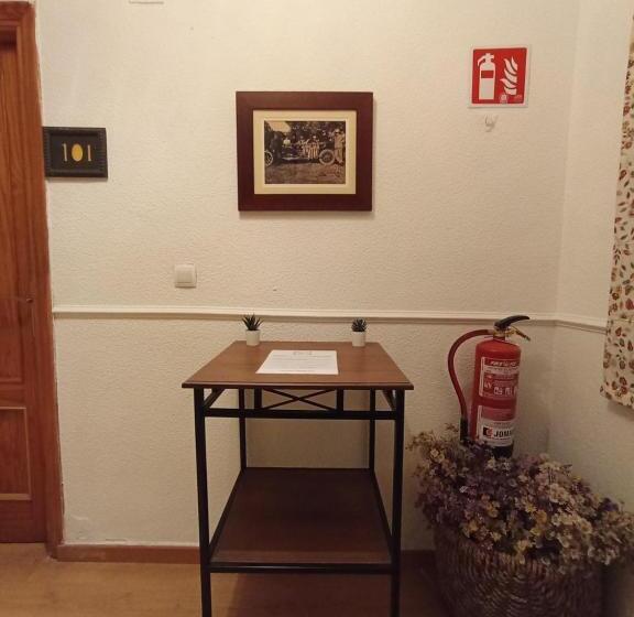 بنسيون Hostal Rural Alto Tajo Poveda