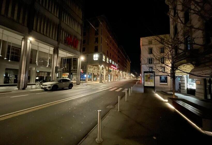 Pension (Hôtel basse catégorie) La Galleria Lodge