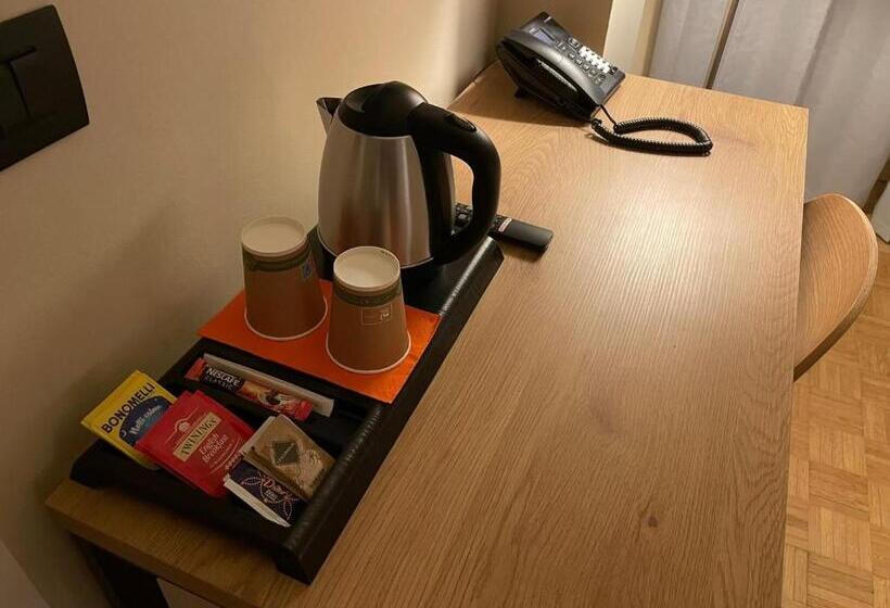 Pension (Hôtel basse catégorie) La Galleria Lodge