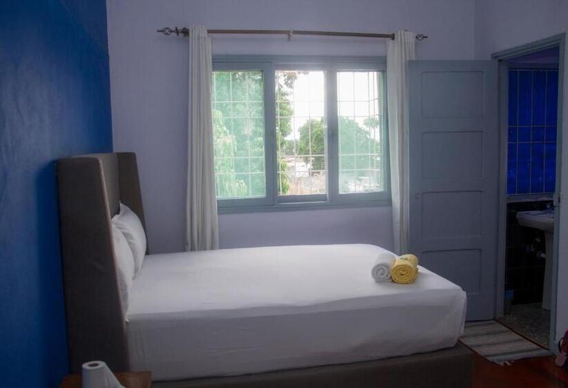 פנסיון Platina House