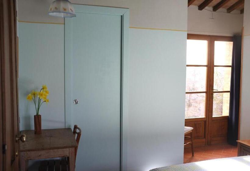 Пансион Private Room With Own Bathroom At Podere Noceto