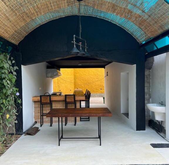 ペンション The Hideaway Weligama