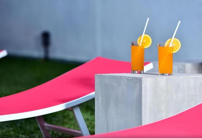 פנסיון Thushine