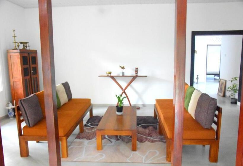 펜션 Villa Weligama Gedara