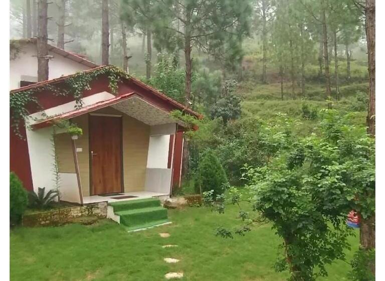 Kurort  Ghughuti retreat