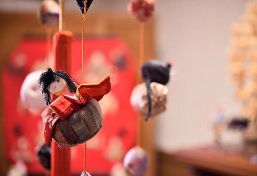 Ryokan 万葉茶寮みさか