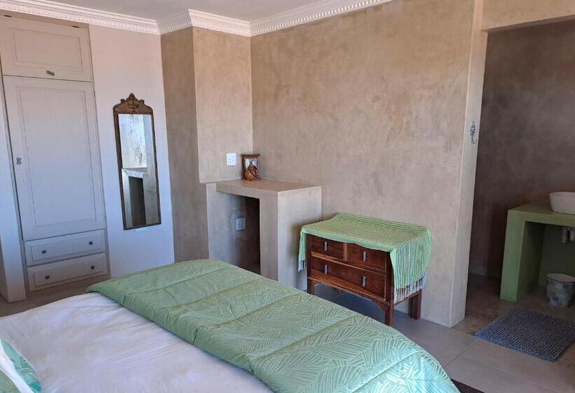 Stone Crown Manor B&b