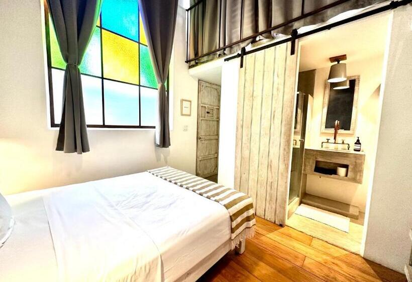 هاستل Baja House