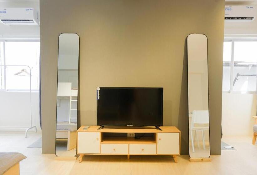 הוסטל Siesta Spaces Adela