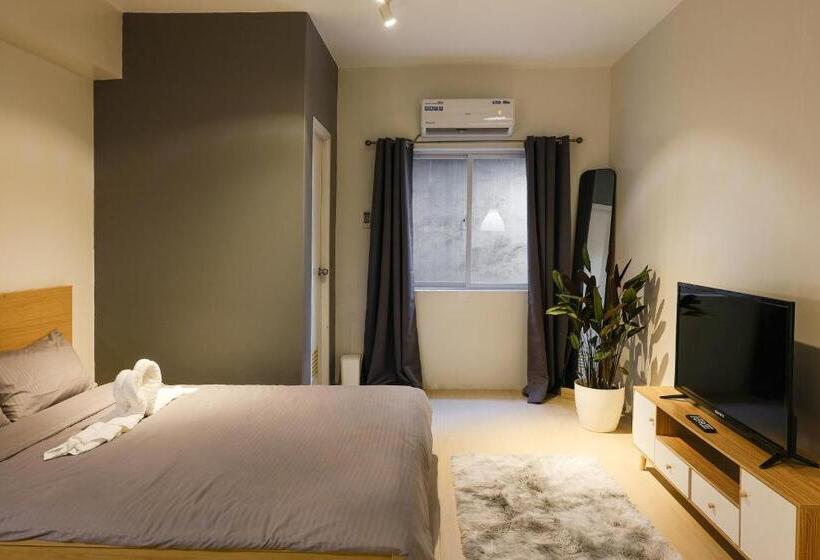 הוסטל Siesta Spaces Adela