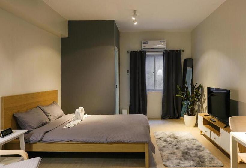 הוסטל Siesta Spaces Adela