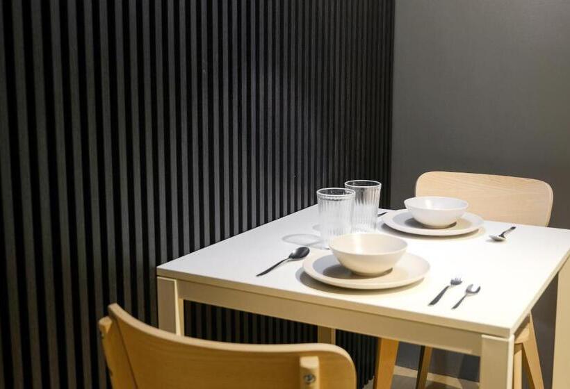 הוסטל Siesta Spaces Adela