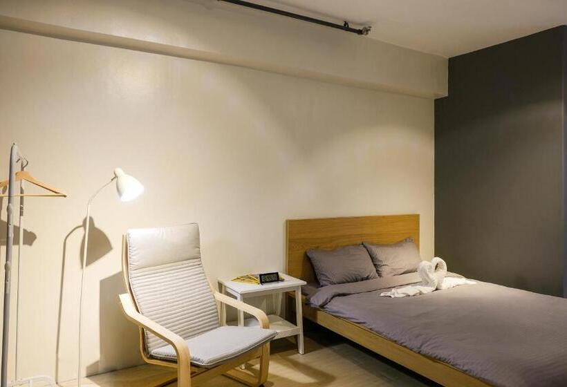 הוסטל Siesta Spaces Adela