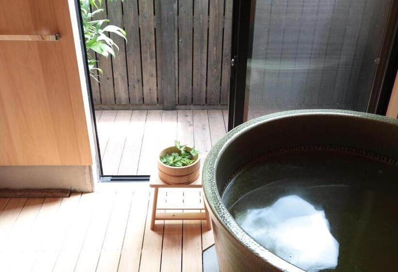 مبيت وإفطار うだ薬湯の宿やたきや