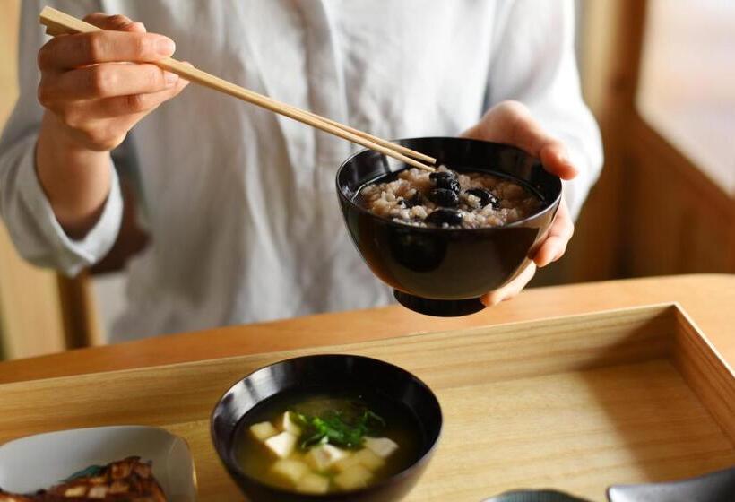 مبيت وإفطار うだ薬湯の宿やたきや