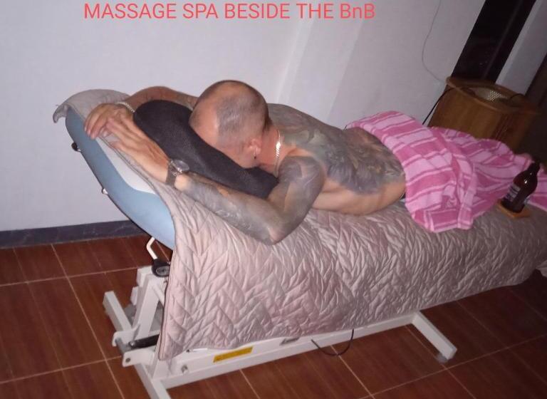 Bed and Breakfast Affordable Bedspacer Good For 8 With Breakfast