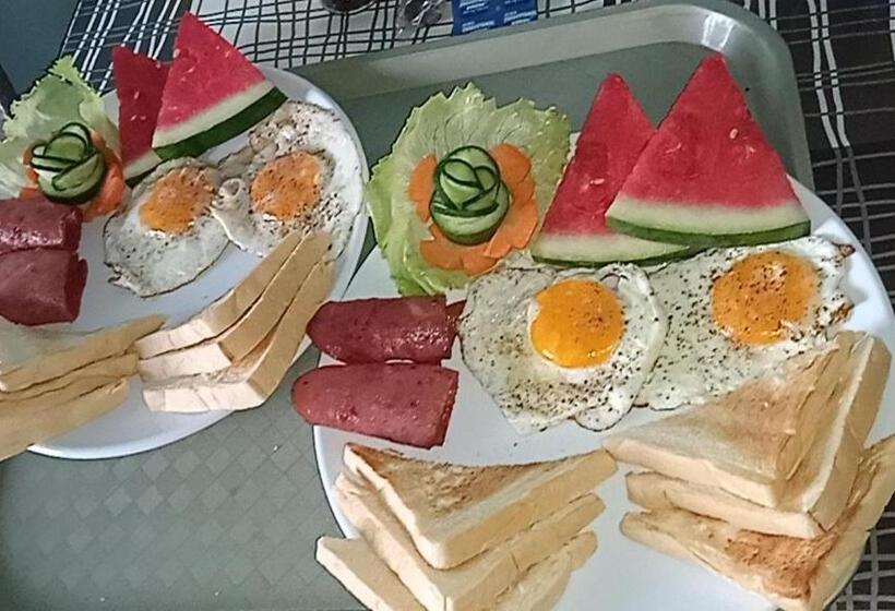 Bed and Breakfast Affordable Bedspacer Good For 8 With Breakfast