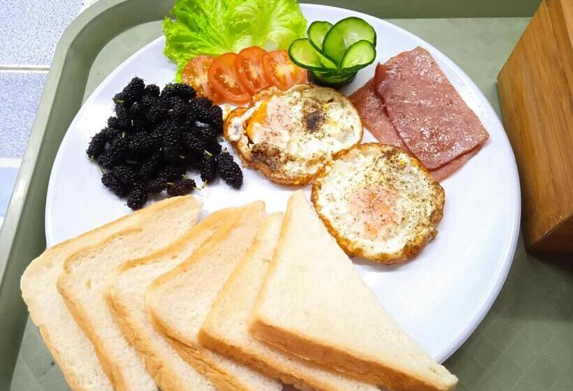 Bed and Breakfast Affordable Bedspacer Good For 8 With Breakfast