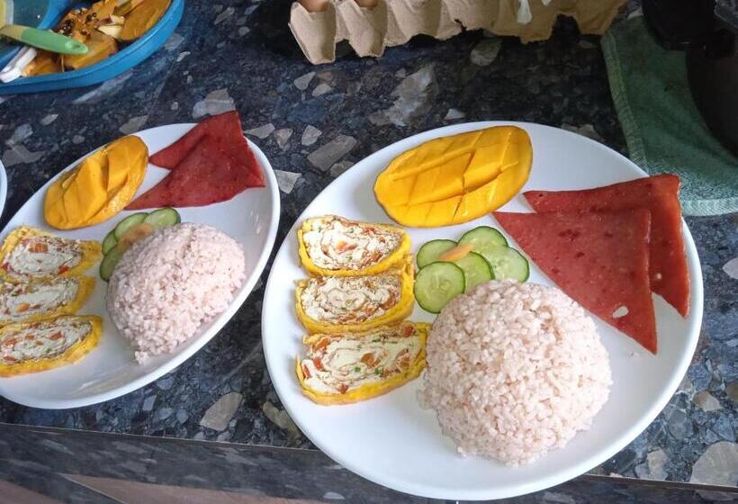 Bed and Breakfast Affordable Bedspacer Good For 8 With Breakfast