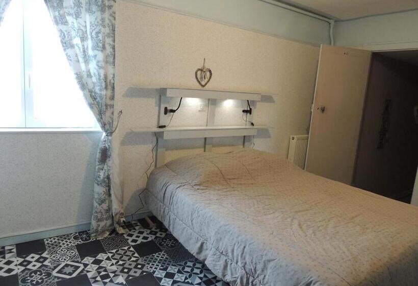 مبيت وإفطار Au Charme D Antan/ Notre Heure