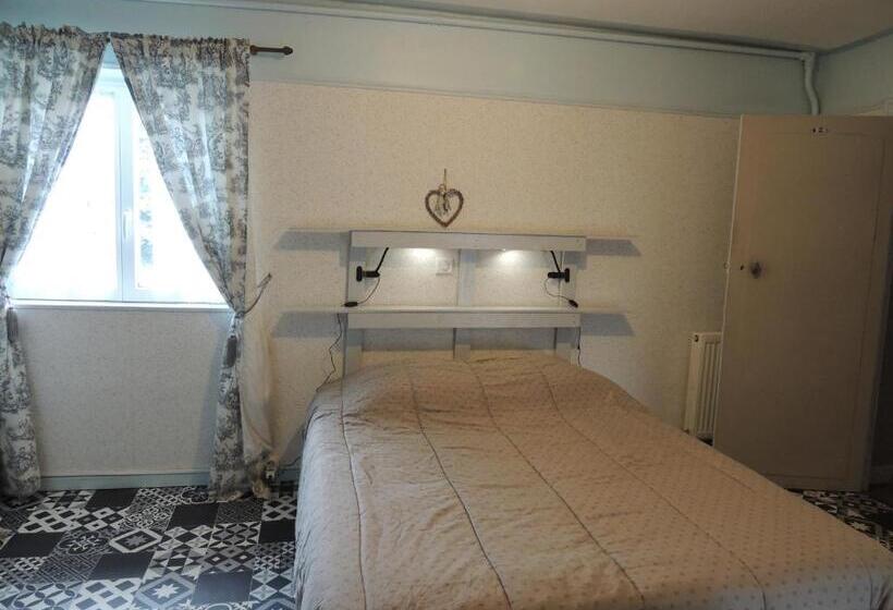 مبيت وإفطار Au Charme D Antan/ Notre Heure