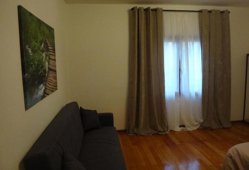 Bed and Breakfast Hisa Karletavi