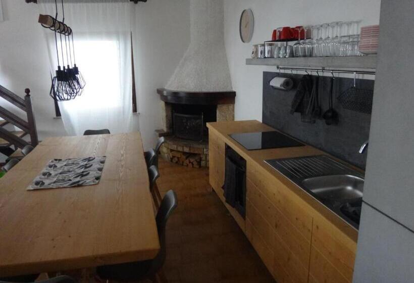 Bed and Breakfast Hisa Karletavi