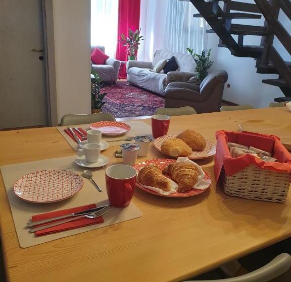 Bed and Breakfast Hisa Karletavi